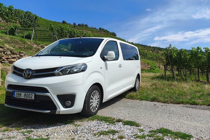 Prague to Vienna Private Transfer