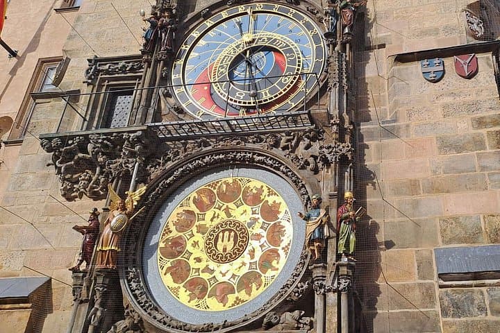 Complete Prague Tour in Spanish with Food and Boat