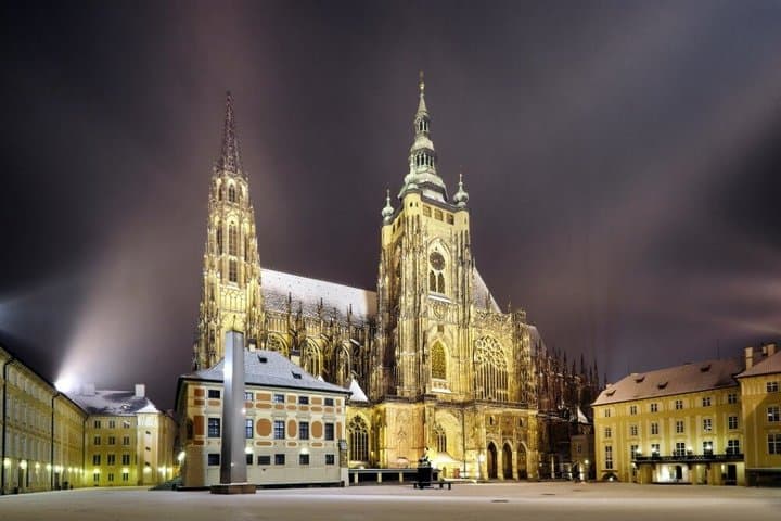 Prague Castle complex: Small-group Introduction tour