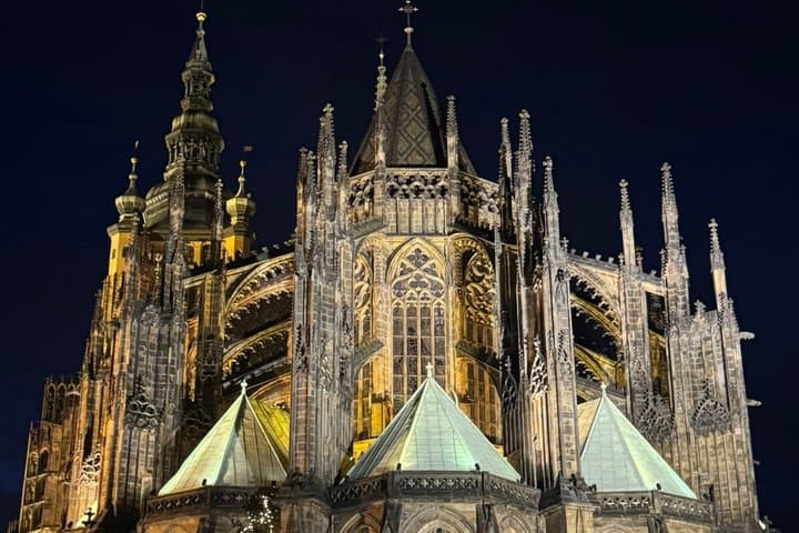 Exclusive After Hours Prague Castle Tour with Champagne