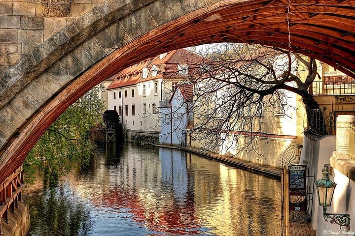 Prague Essentials & Lunch Cruise with a Cultured Guide