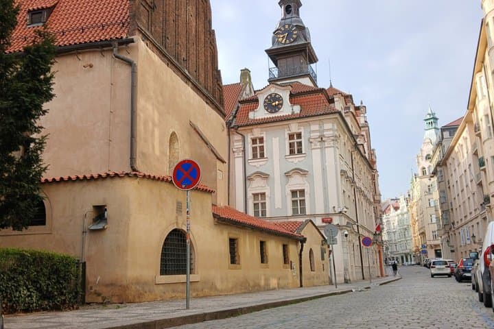 Prague Old Town and Jewish Quarter Small Group Guided Tour in German