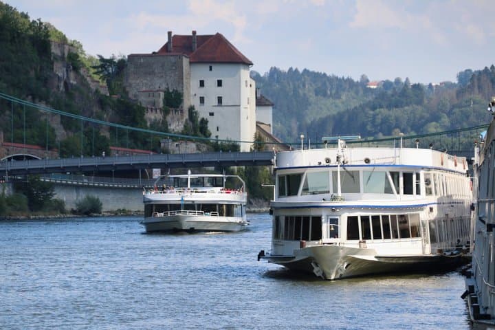 Prague to Vilshofen Private Transfer 2 Hours of Sightseeing
