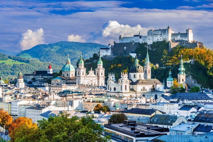 Prague to Salzburg Private Transfer with Sightseeing