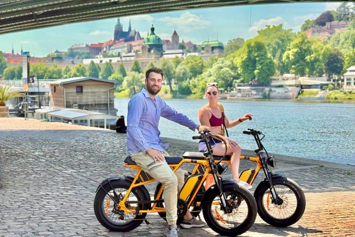 Grand City Tour on CHOPPER Ebike