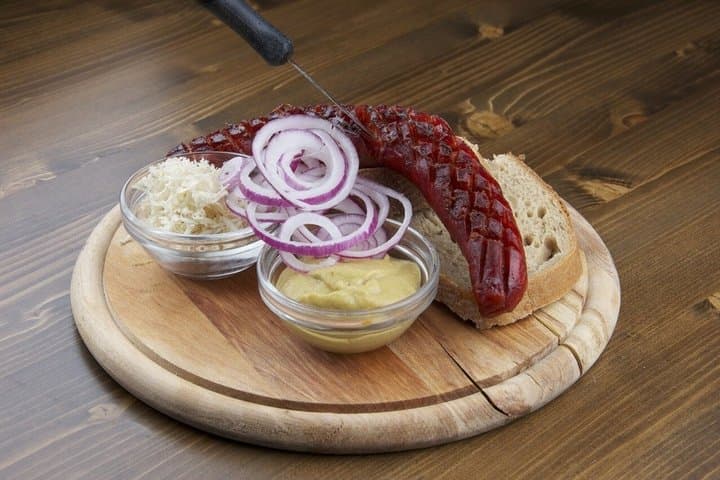 Prague Guided Historical Pub Tour with Local Food and Beer
