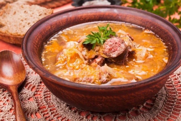 Prague Guided Historical Pub Tour with Local Food and Beer