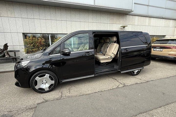 6 Hour Private Prague Highlights Tour with Personal Driver