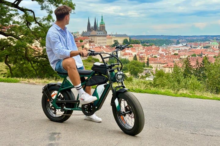 Grand City Tour on CHOPPER Ebike