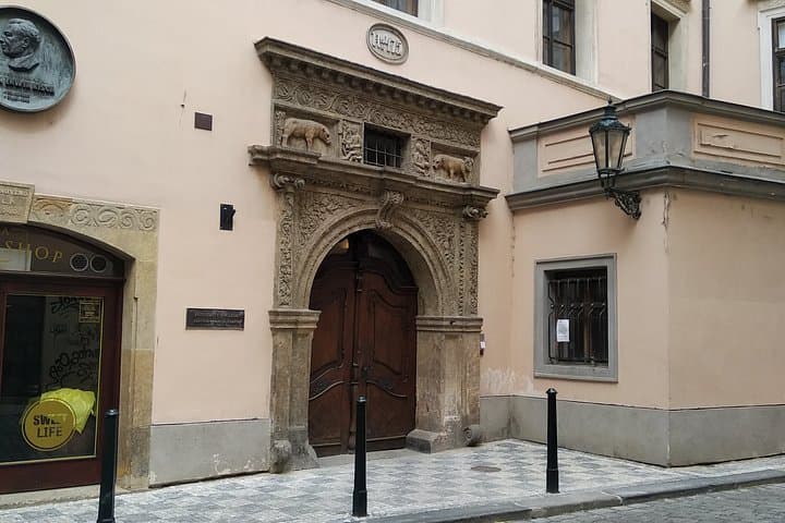 Jewish Quarter and its Synagogues (tickets included)