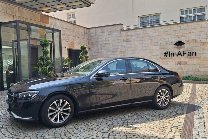 Prague Arrival Experience: Luxury Welcome & Private Intro