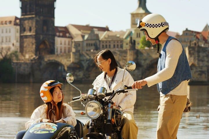Prague: Motorcycle with Sidecar 2.5hours Guided Highlights Tour
