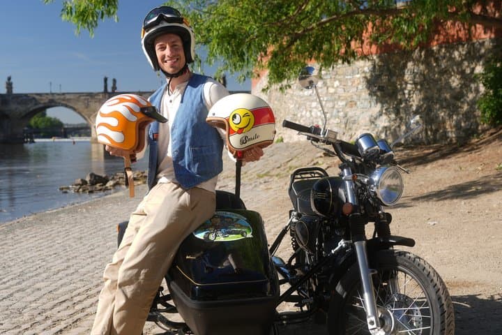 Prague: Motorcycle with Sidecar 2.5hours Guided Highlights Tour
